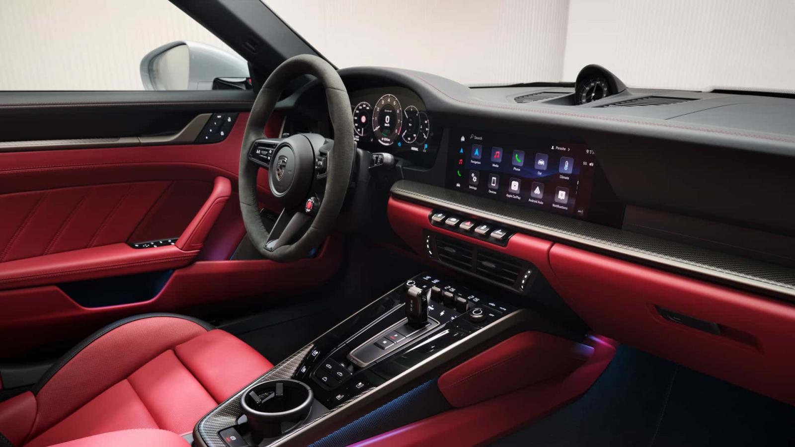 Η Porsche 911 Turbo S έγινε υβριδική με 711 άλογα 